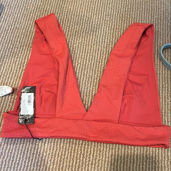 2 NWT TAVIK swim tops size large - Picture 6 of 8